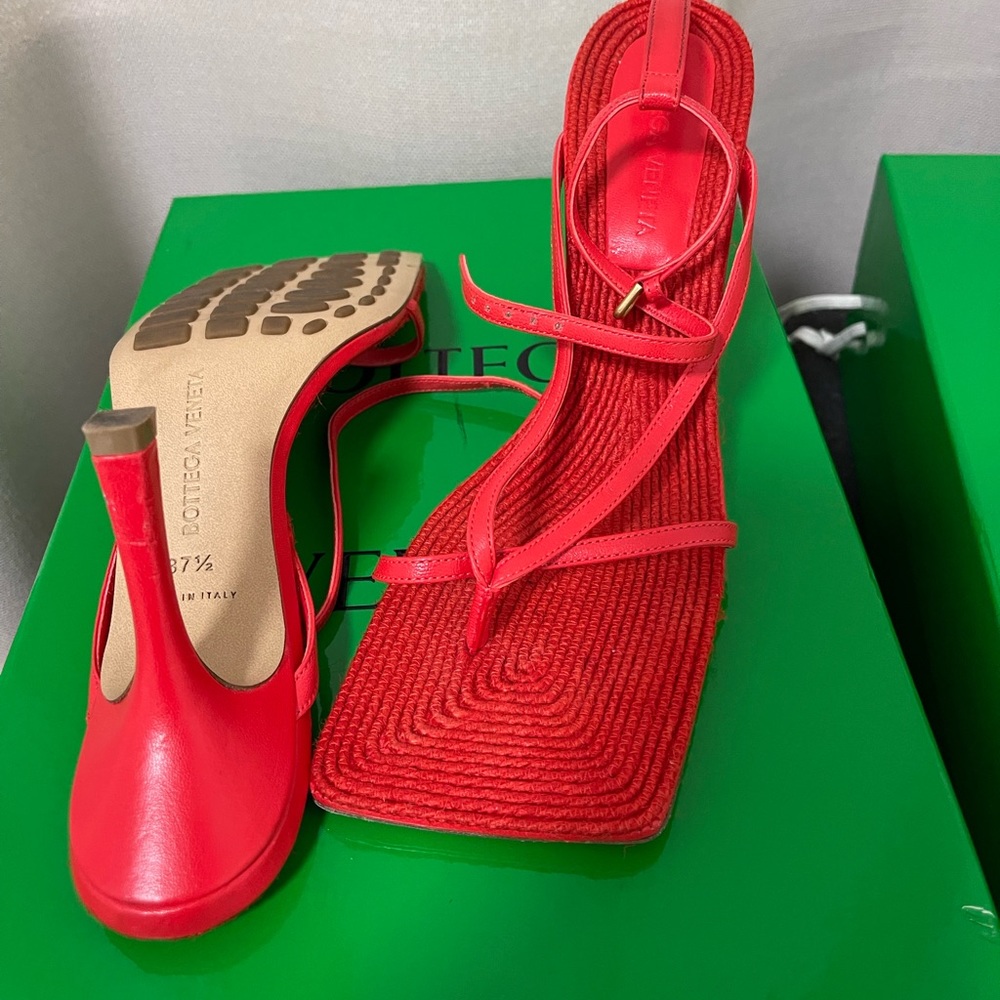 Bottega Veneta Square Stretch Strap Sandal - Picture 7 of 10